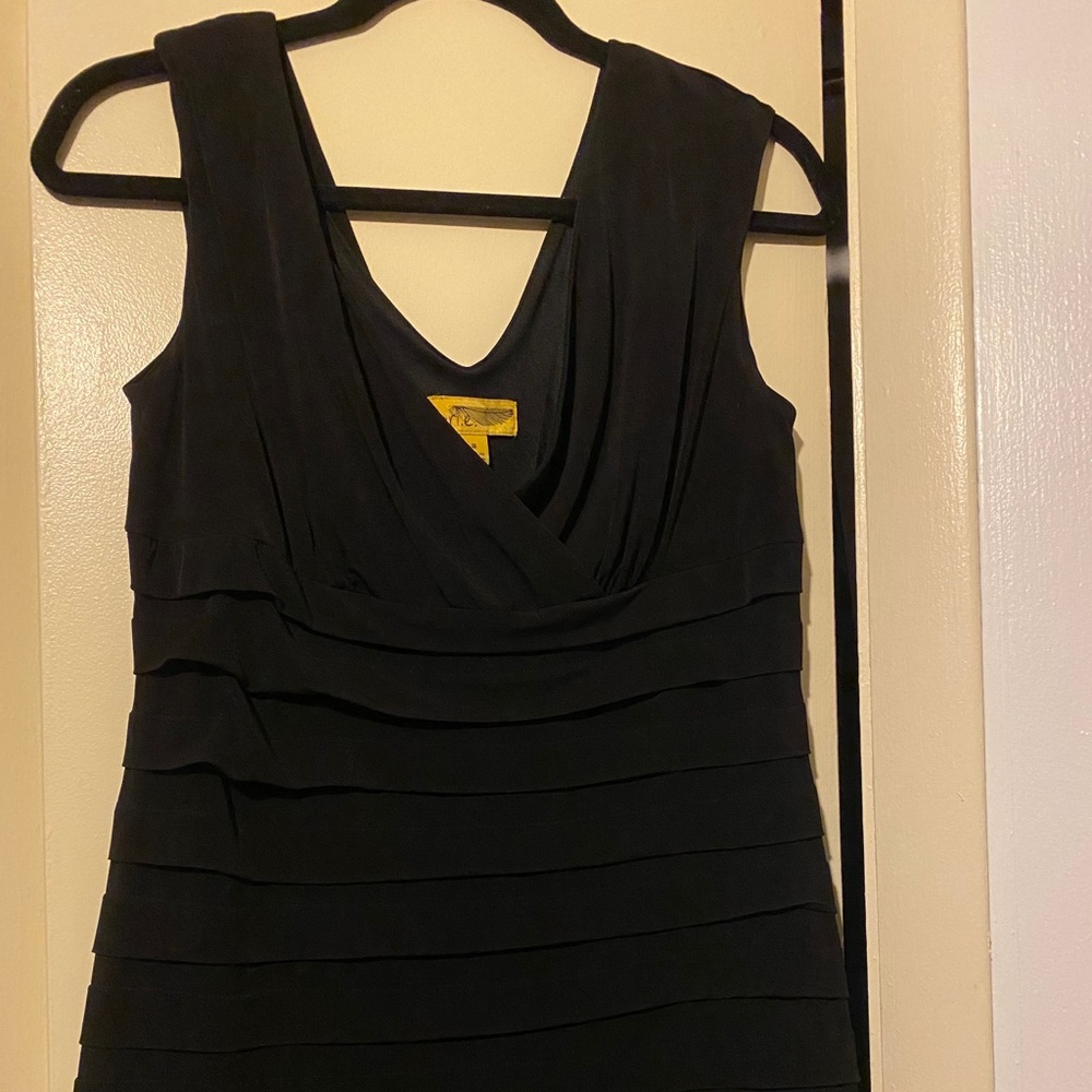 Dress - Picture 2 of 3